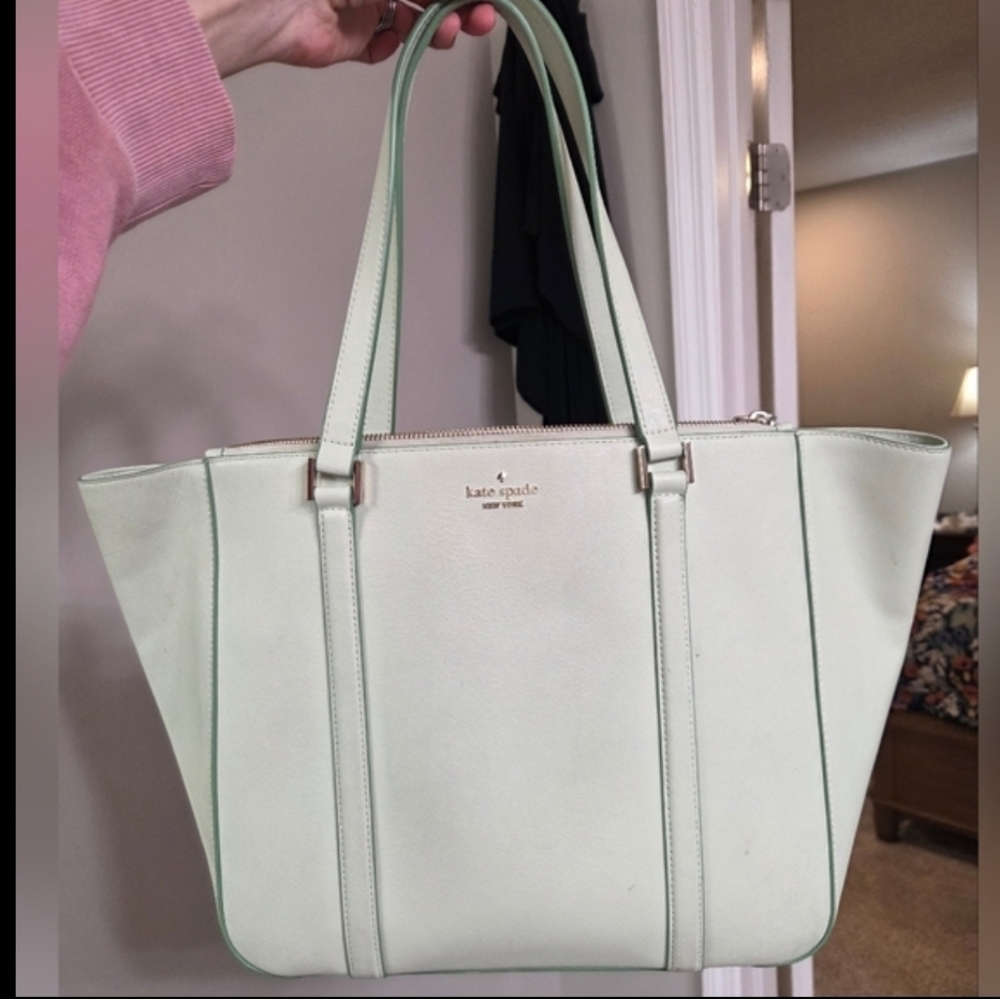 kate spade tote bag - briar newbury lane, leather, light green, briar color GUC